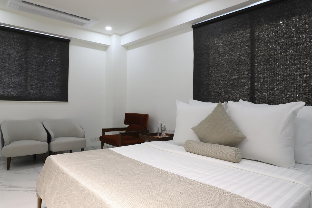 ホテル Ebony Residency アーメダバード エクステリア 写真