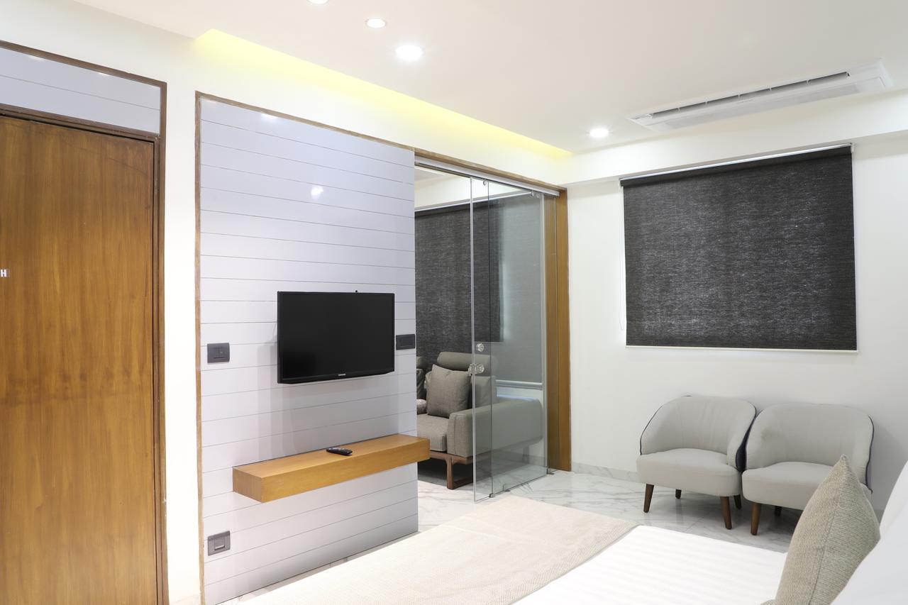 ホテル Ebony Residency アーメダバード エクステリア 写真